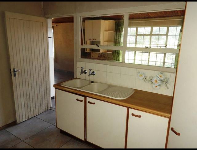9.30HA FARM FOR SALE IN ZOEKFONTEIN